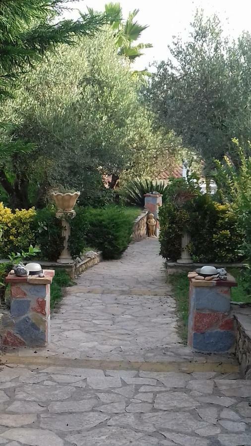 Mila La Villa Kastron  Экстерьер фото